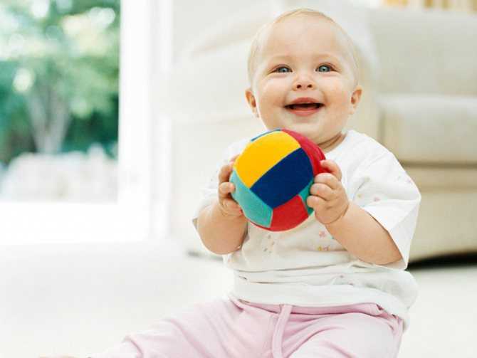 Развитие ребенка 1 год 6 месяцев: как развивать в полтора года, игры и занятия