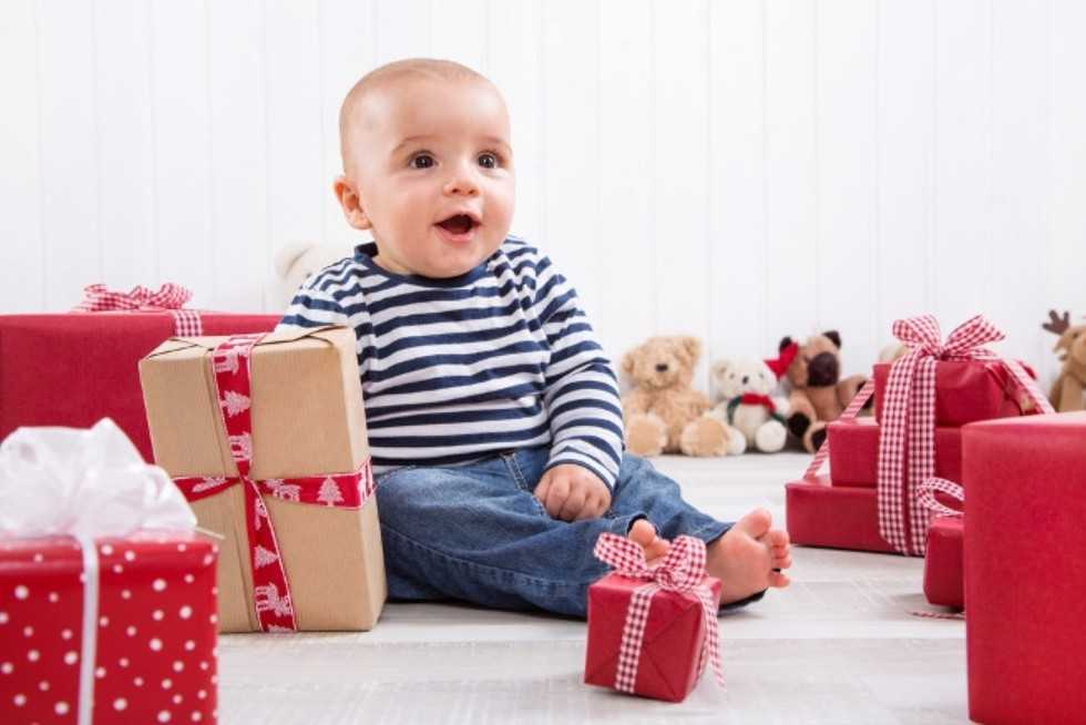 Что подарить внуку на 2 года: лучшие идеи подарка малышу