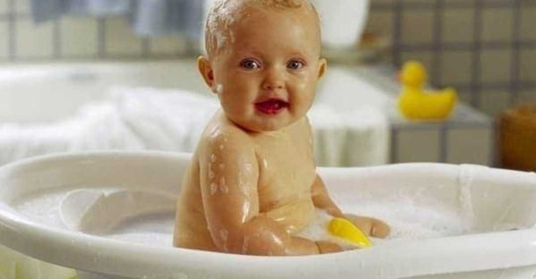 Можно ли купать ребенка при кашле без температуры: особенности мытья грудничка при соплях, мнение доктора комаровского