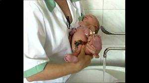 Новорожденный ребенок: первые дни жизни дома после роддома