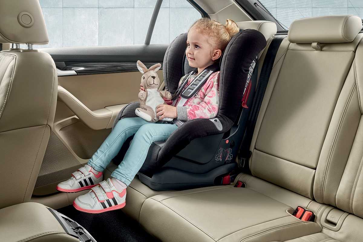 Детское кресло - до скольки лет нужно в машине, со скольки лет можно ездить без детского кресла?