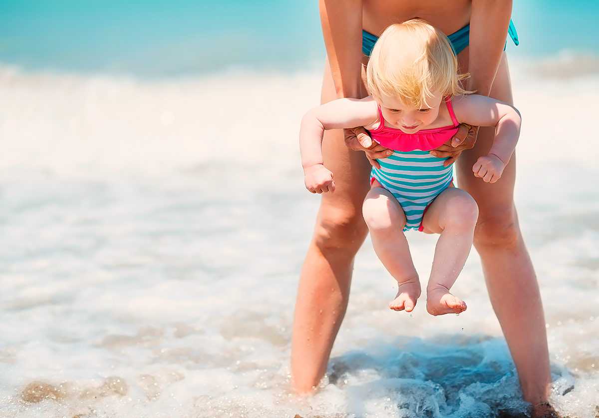 Отдых с малышом на море: что нужно знать родителям?