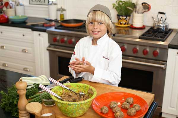 Дети на кухне|как научить ребенка готовить еду