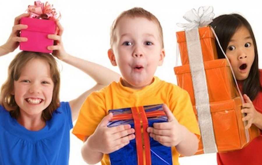 Топ-97 подарков мальчику на 2 годика + игрушки для развития (14 шт)