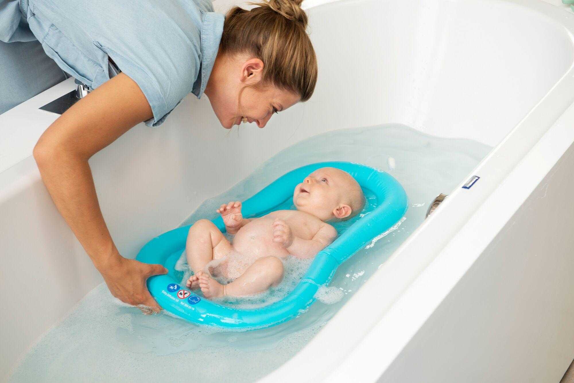 Как выбрать ванночку для новорождённого