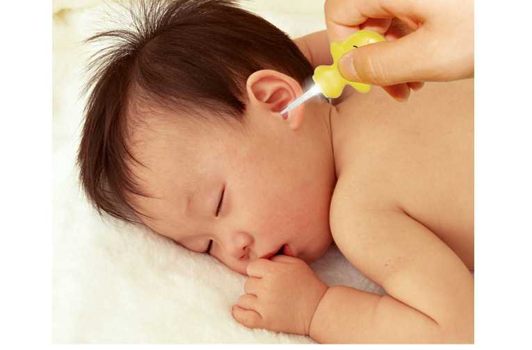 Уход за ушами новорожденного ребенка – правила и рекомендациии