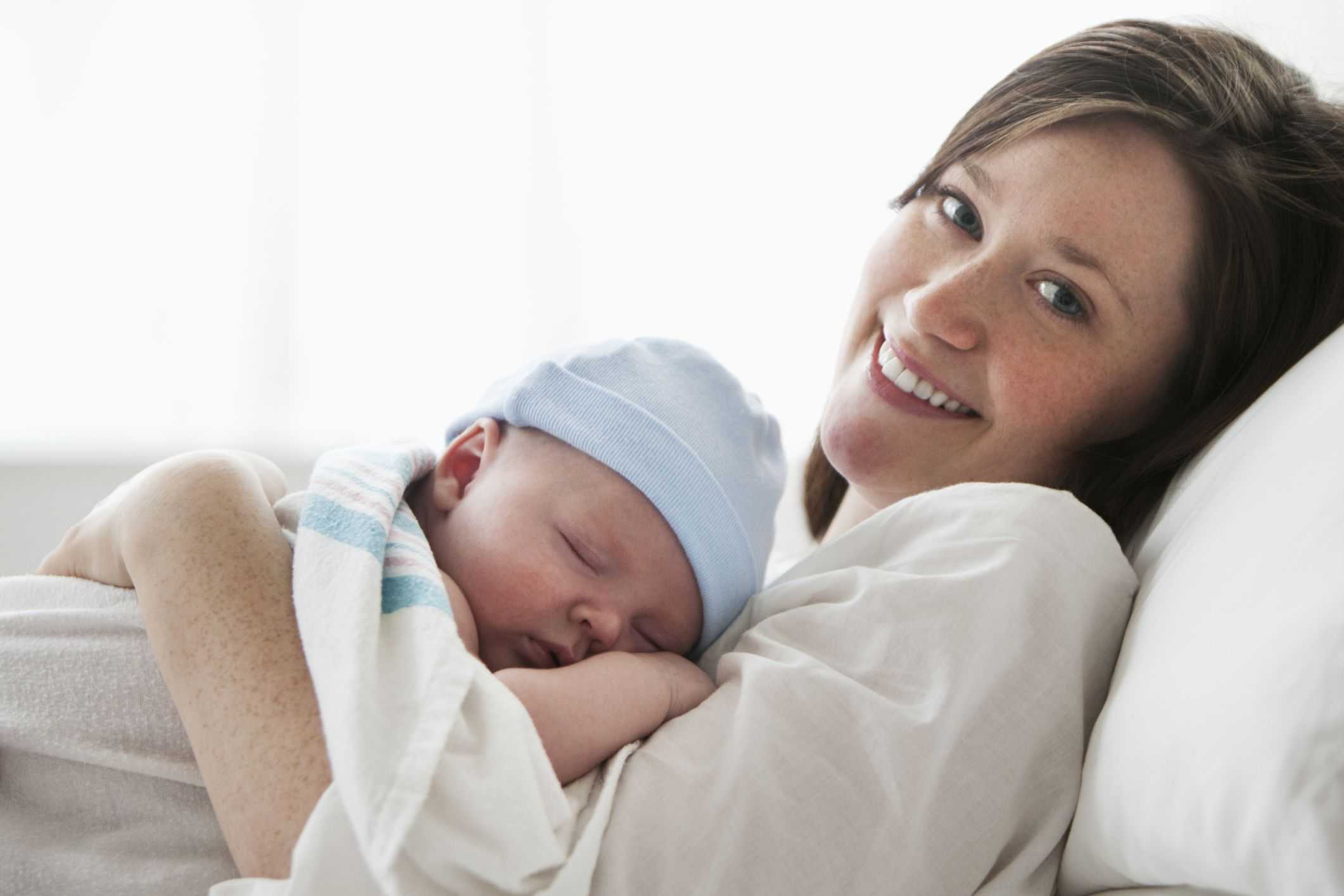 Первые дни с младенцем дома: 6 советов маме
