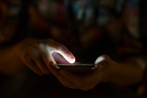 Телефон в кармане: как мобильные технологии спасают при алкогольной интоксикации
