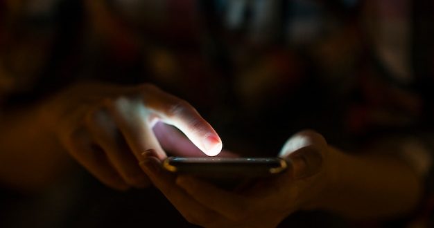 Телефон в кармане: как мобильные технологии спасают при алкогольной интоксикации