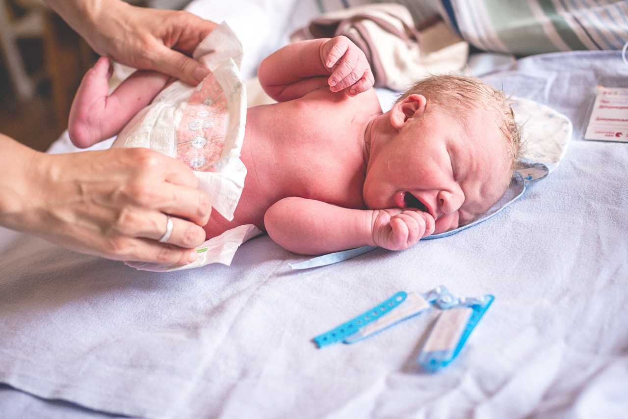 Новорожденный ребенок – правила ухода и кормления в первый месяц жизни малыша