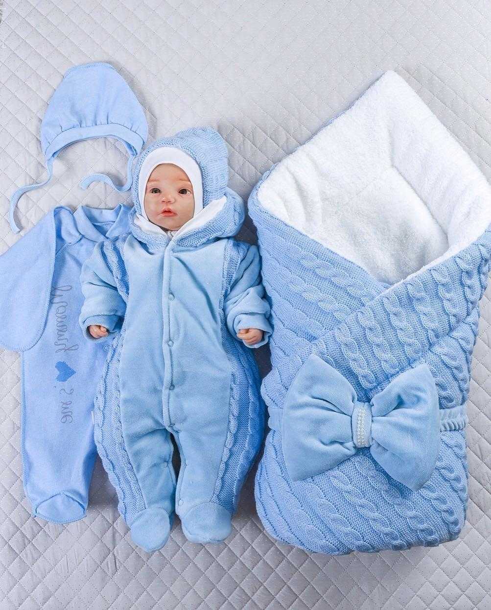 Выписка из роддома зимой: одеяло, конверт, комбинезон и другая одежда для новорожденного ребенка