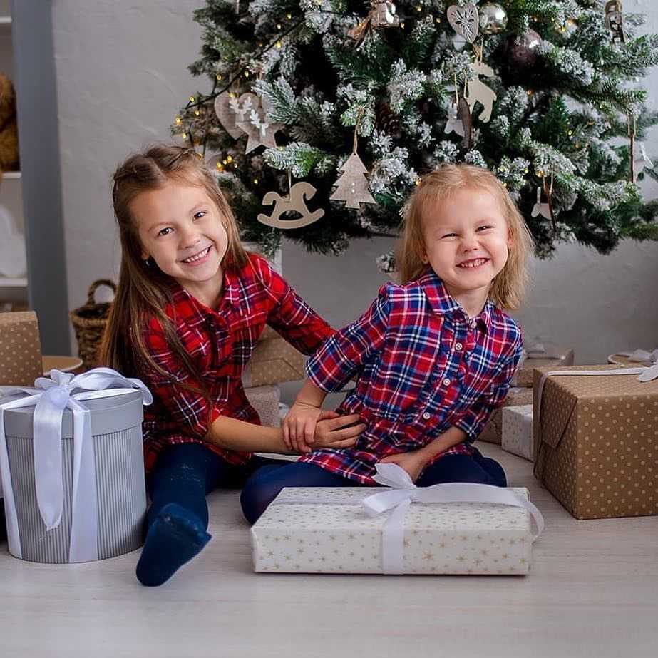 Что подарить девочке на новый год? популярные 250 идей подарков от 1 до 16 лет
