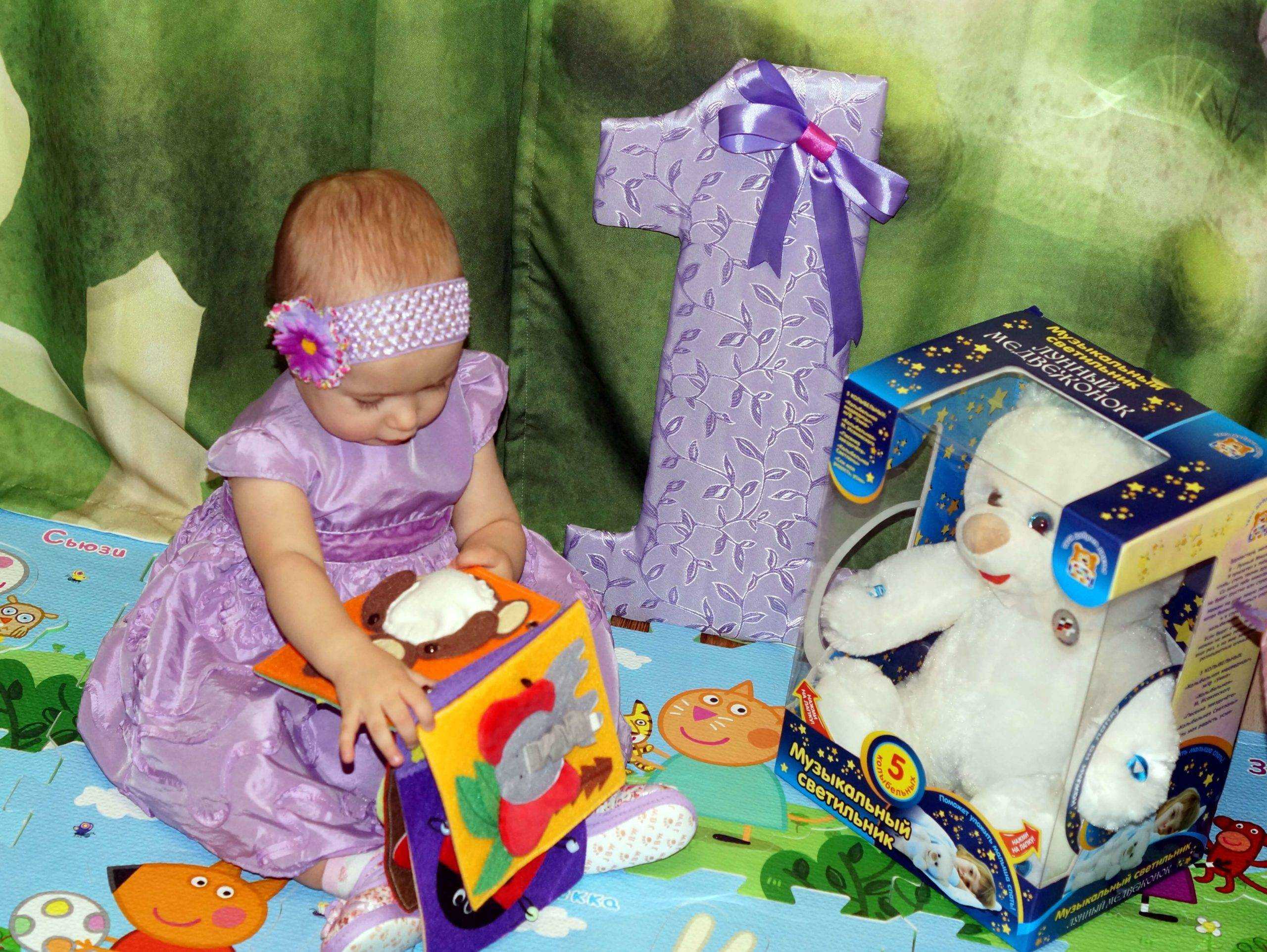 Подарок на 4 года для девочки: что выбрать и как преподнести Какие игрушки будут полезны в этом возрасте Стоит ли дарить наряды и аксессуары Насколько актуальны книги