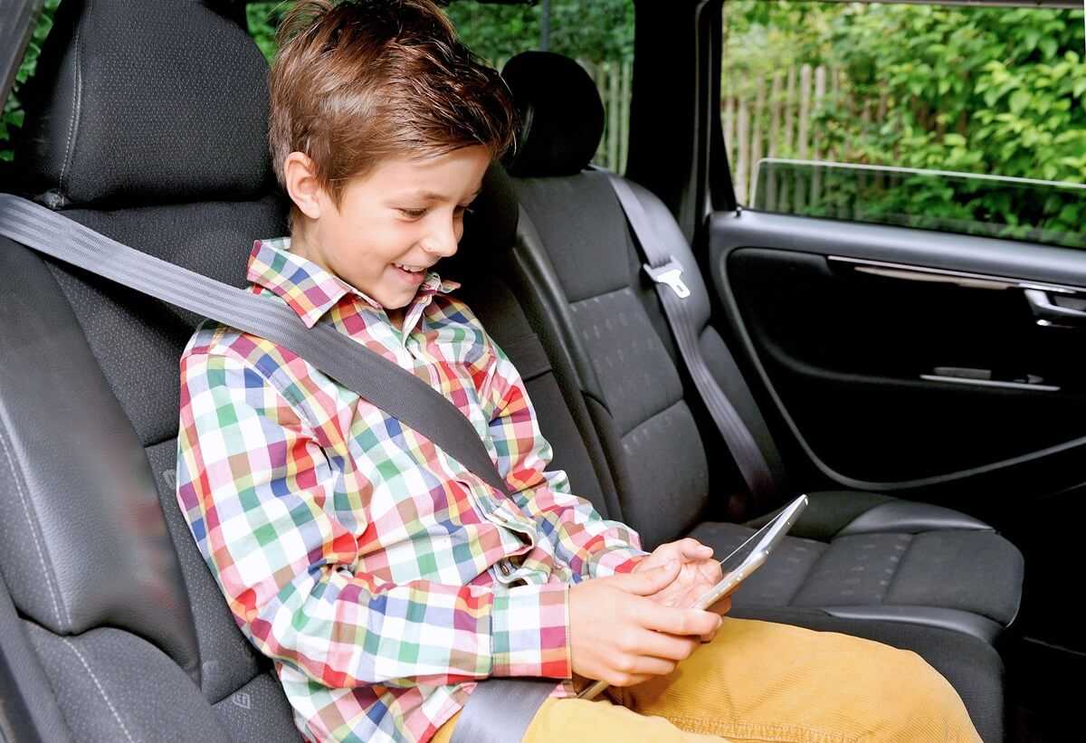 Можно ли ребенка возить на переднем сиденье в автокресле — правила в 2021 году ?