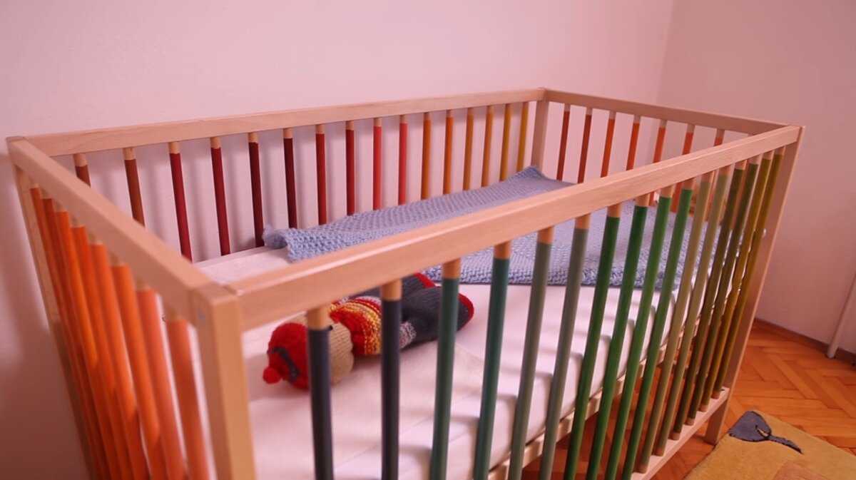 Как покрасить детскую кроватку – правильный подход