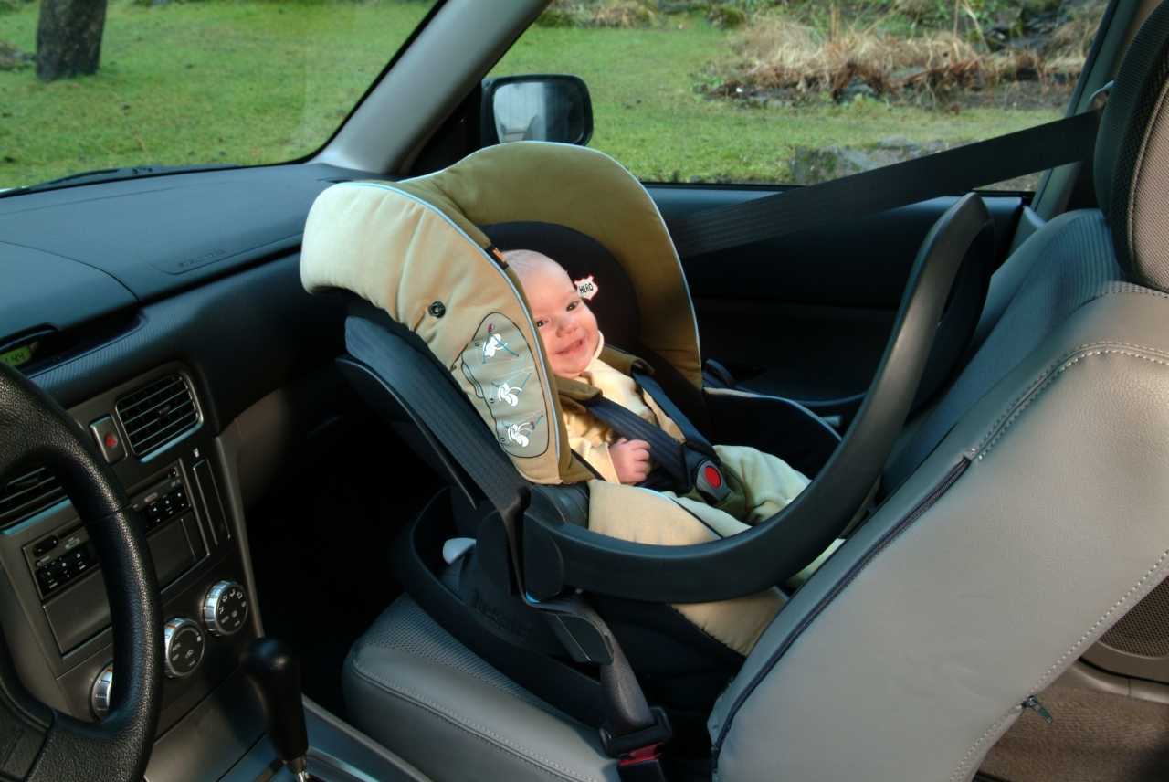 Можно ли возить ребенка в автокресле на переднем сиденье? 43 фото разрешено ли перевозить и как ставить детское кресло в автомобиль, правила перевозки-2021