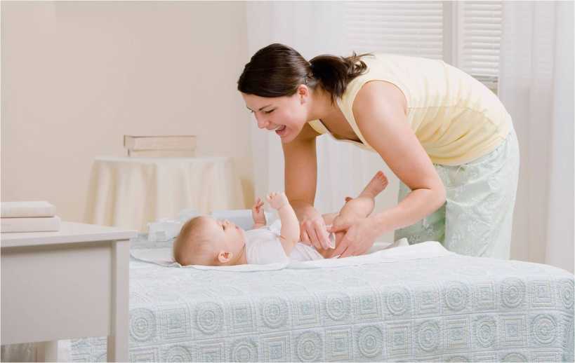 10 правил, как ухаживать за новорождённым ребёнком
