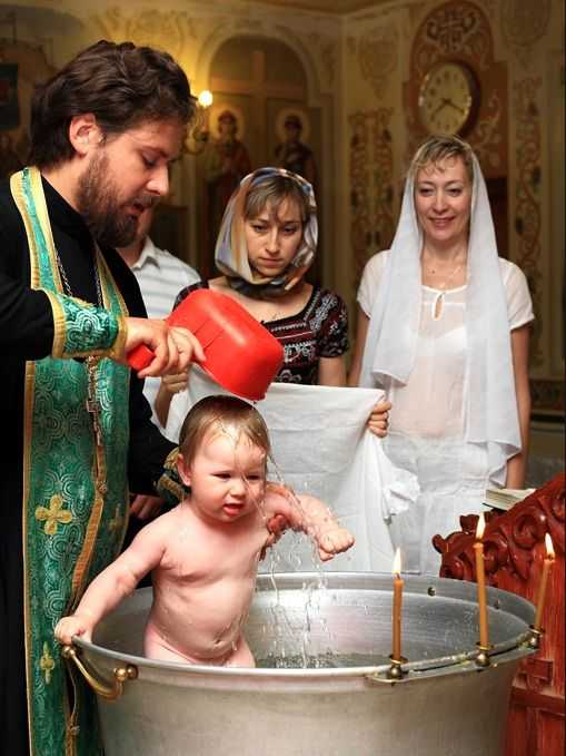 Таинство крещения ребенка и взрослого: суть, правила, как проходит