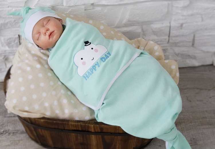 Спальный мешок для новорожденных можно купить в магазине или сшить самостоятельно Какие особенности следует учитывать при выборе Предложим схемы для работы