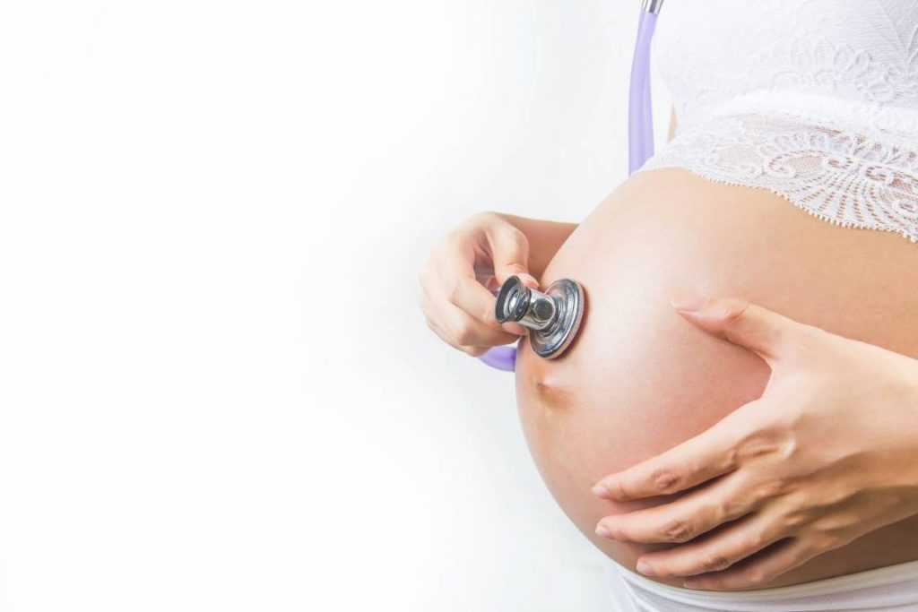 Шевеление плода при беременности: норма, на каком сроке, частые, сильные