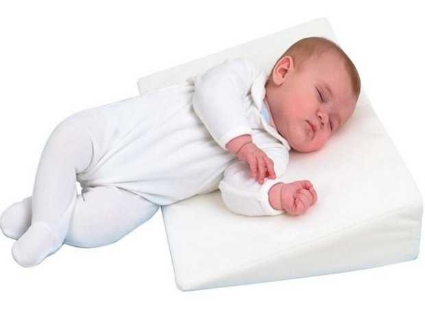 Когда и на какой подушке можно спать ребенку