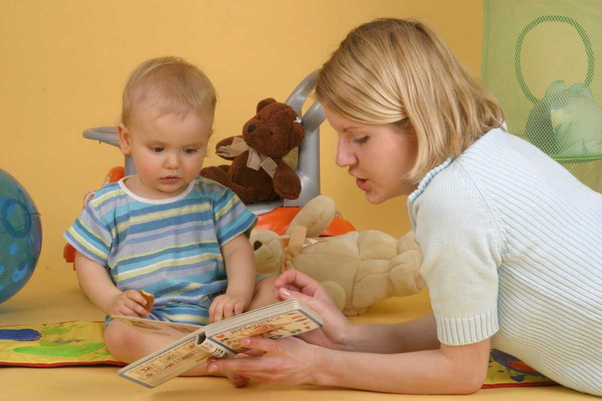Что должен уметь ребенок в 2 года. подробное описание физического и эмоционального развития ребенка в 2 года.