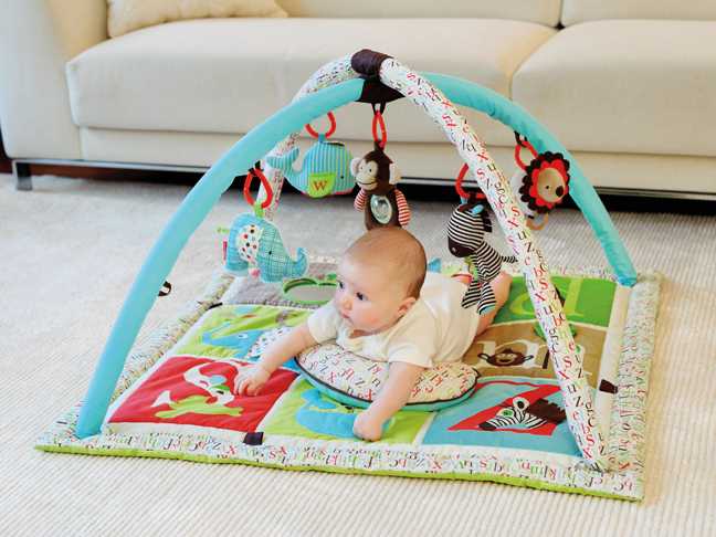 Развивающий коврик для новорожденных: как его выбрать для младенца