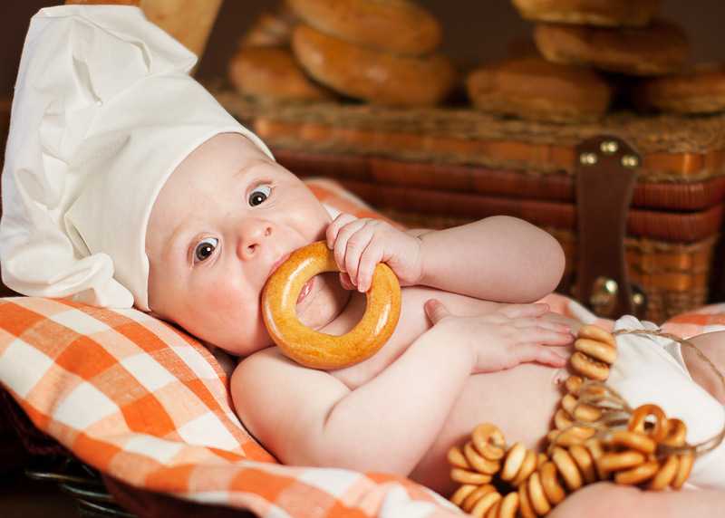 Первое печенье и хлеб. обзор детского печенья для самых маленьких
