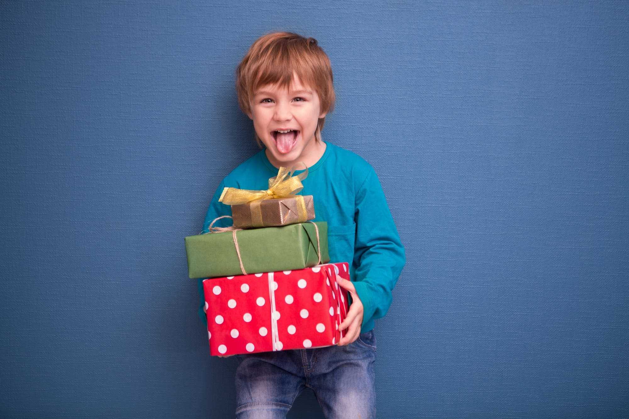 Что подарить девочке на 2 года на день рождения - идеи подарков, в том числе сделанных своими руками
