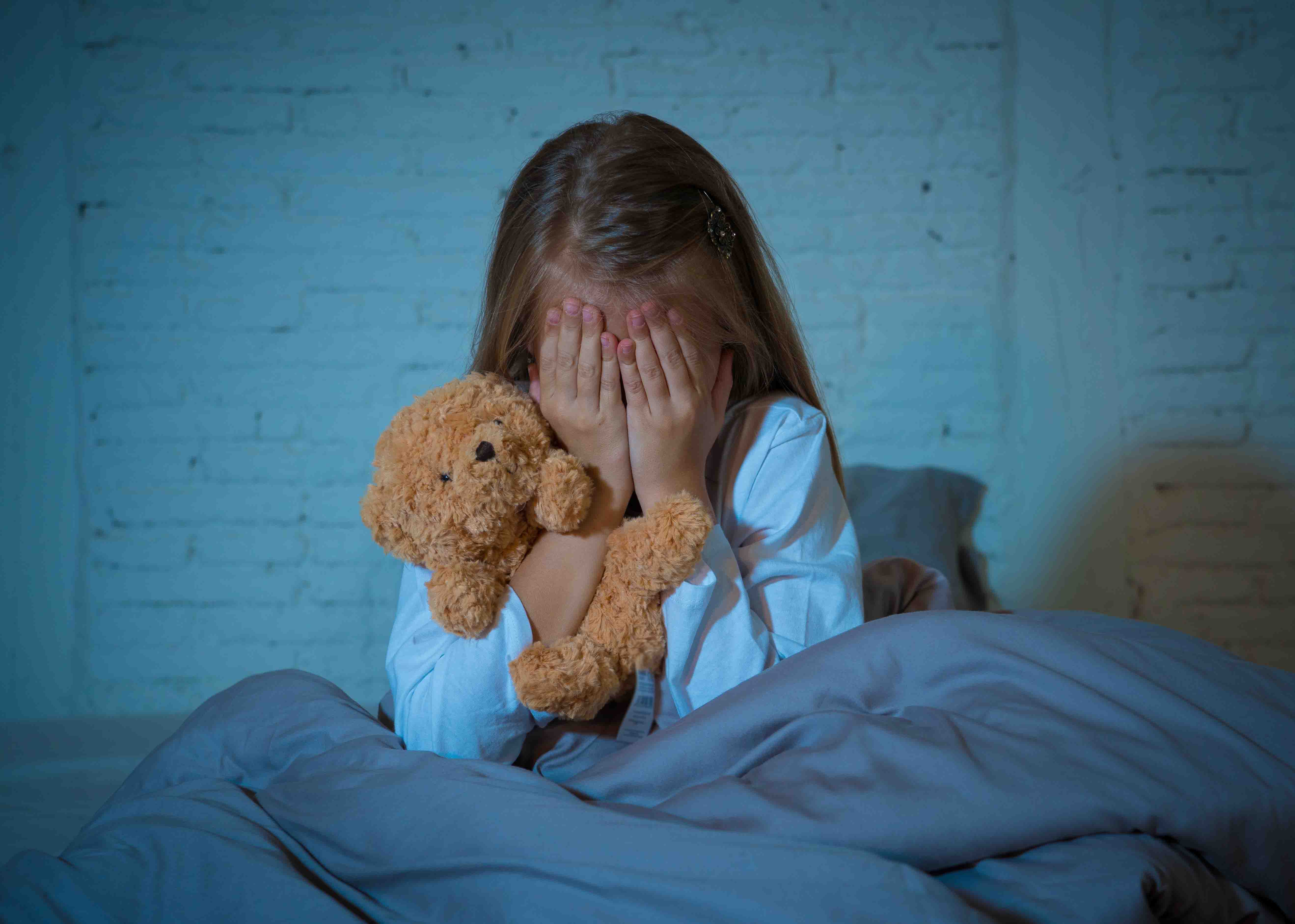 Ребенок боится темноты – советы психологов что делать, основные причины и советы как побороть страх