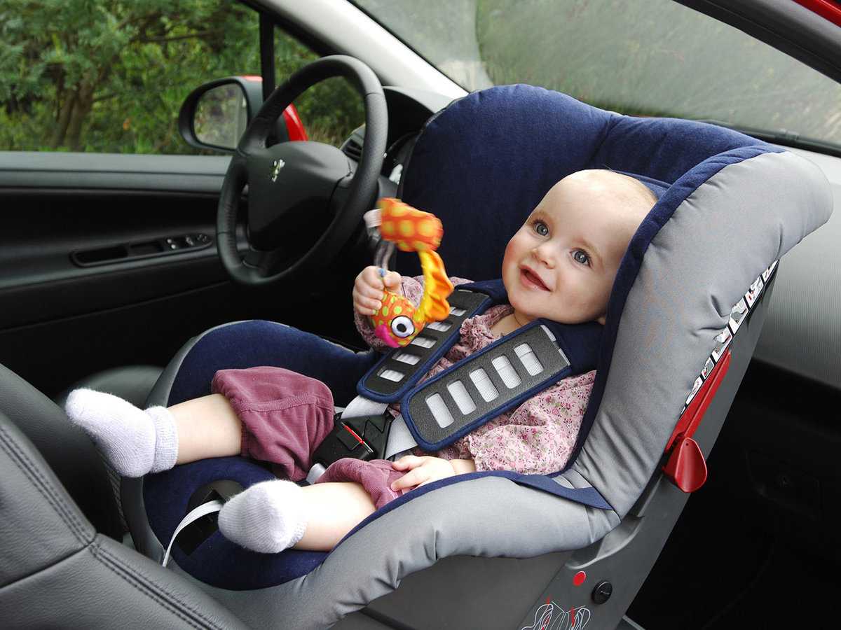 Перевозка ребенка на переднем сиденье - в соответствии с пдд
