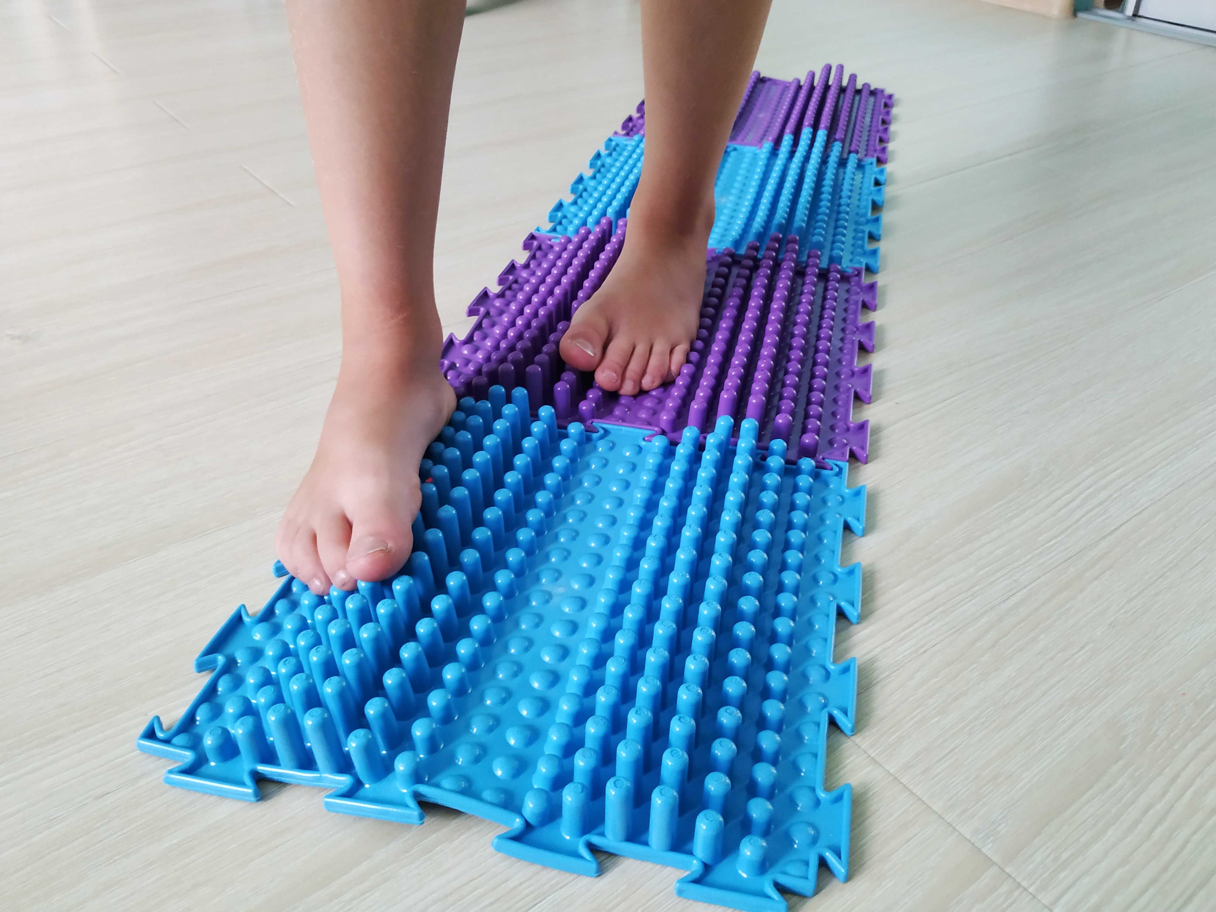 Использование ортопедического массажного коврика для профилактики и лечения плоскостопия у детей