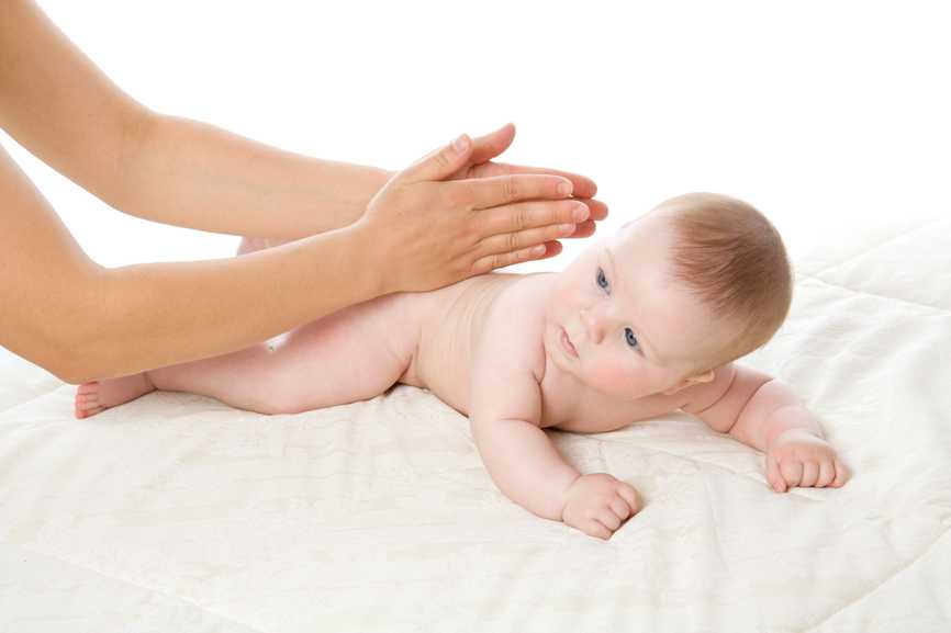 Массаж новорожденному от 0 до 3 месяцев - общие правила