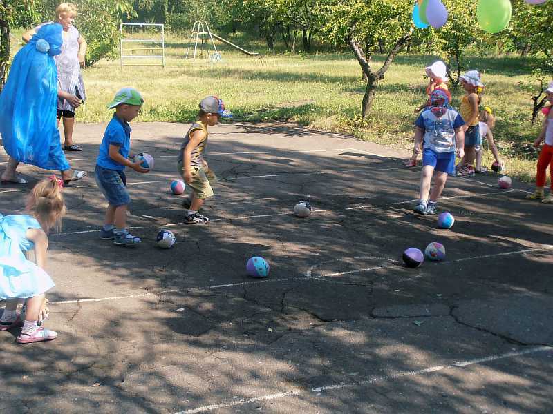 Конспект спортивного развлечения для детей 3–4 лет «ай да мячик!» (вторая младшая группа)
