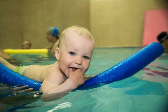 Как научить ребёнка плавать: правила обучения, рекомендации тренеров