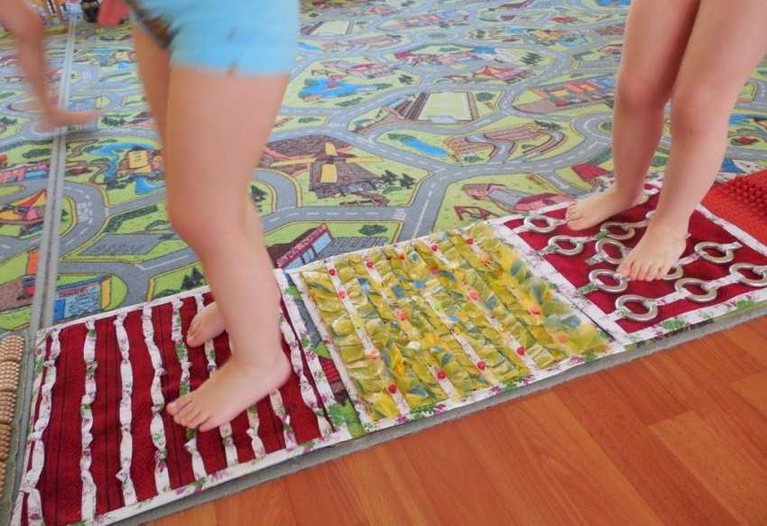Массажный коврик своими руками, учимся делать детский и ортопедический коврик с фото и видео
