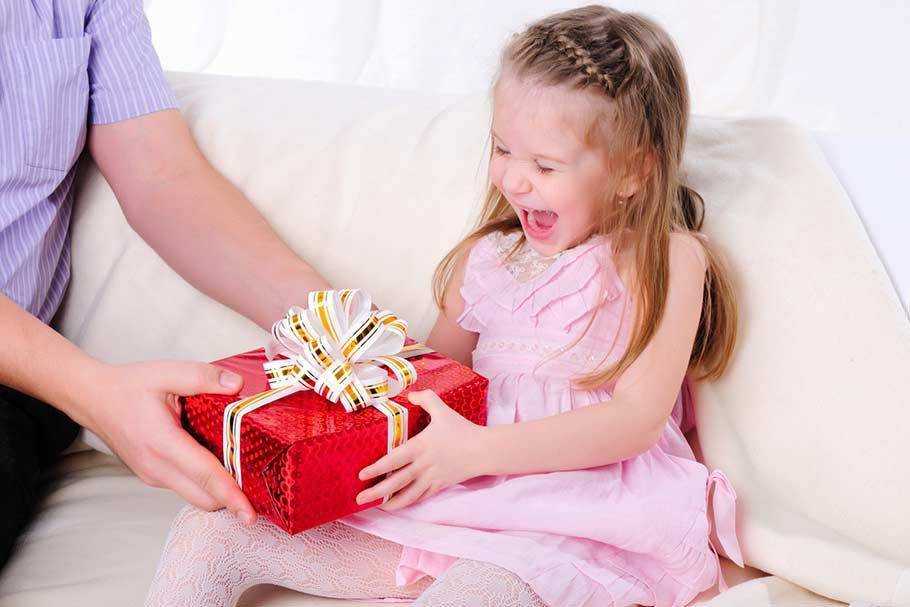 Что подарить девочке на 3 года: 100 идей отличных подарков