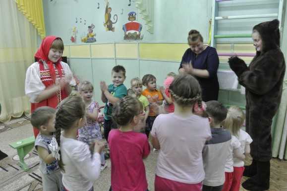 Физкультурное развлечение в детском саду: «туристический поход с бабой ягой» | спортивные праздники, спортивные развлечения в детском саду