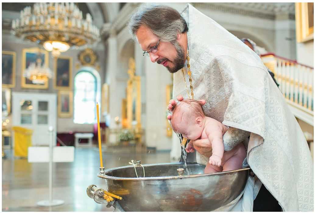 Все, что нужно знать о крещении малыша