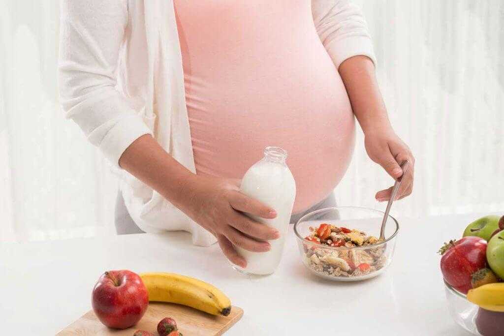 Ознакомиться с правильной диетой для беременных и режиме питания беременной женщины можно на нашем сайте