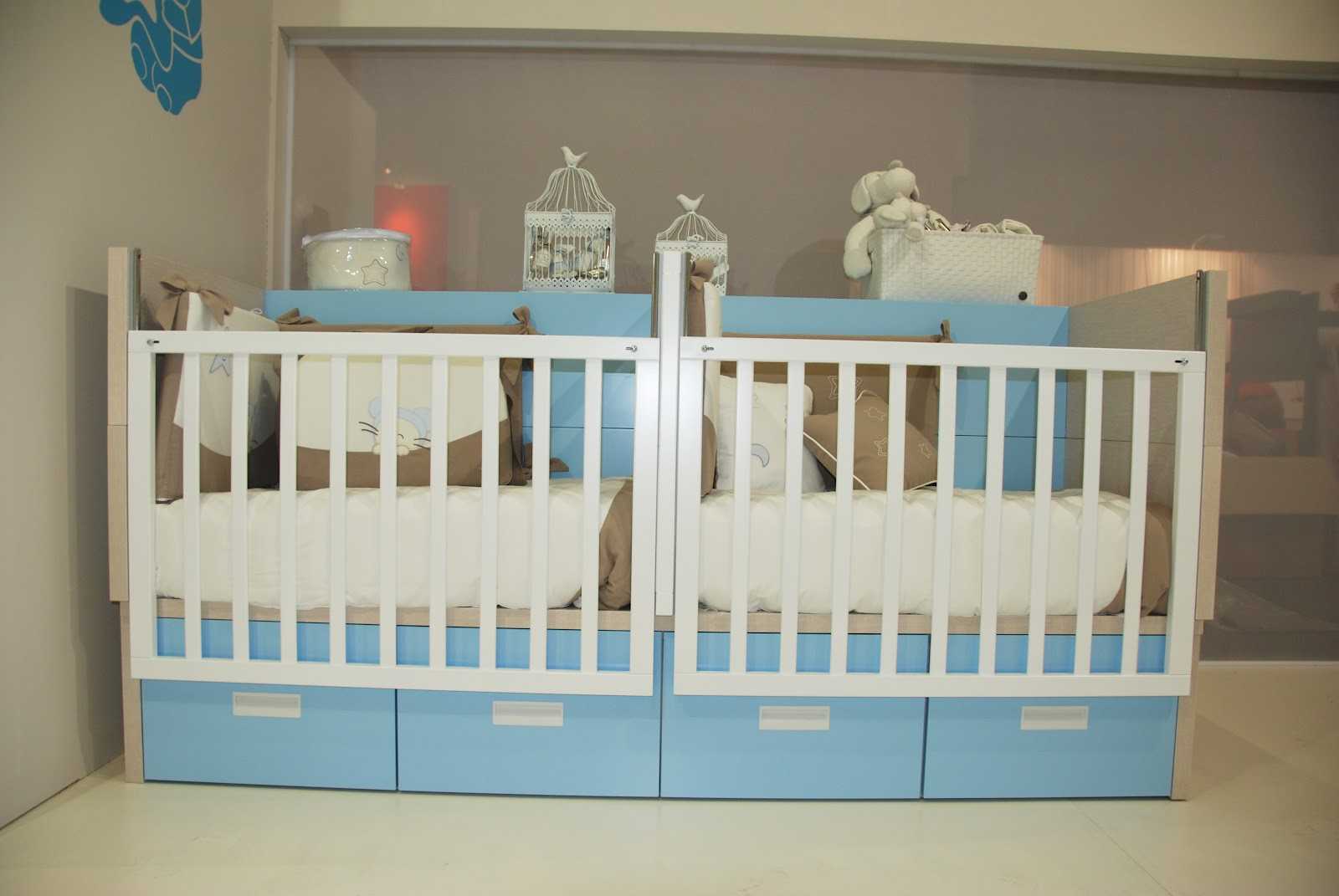 Кровать для двойни новорожденных – варианты