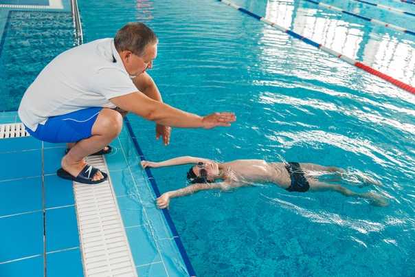 10 показаний для грудничкового плавания + 6 полезных упражнений