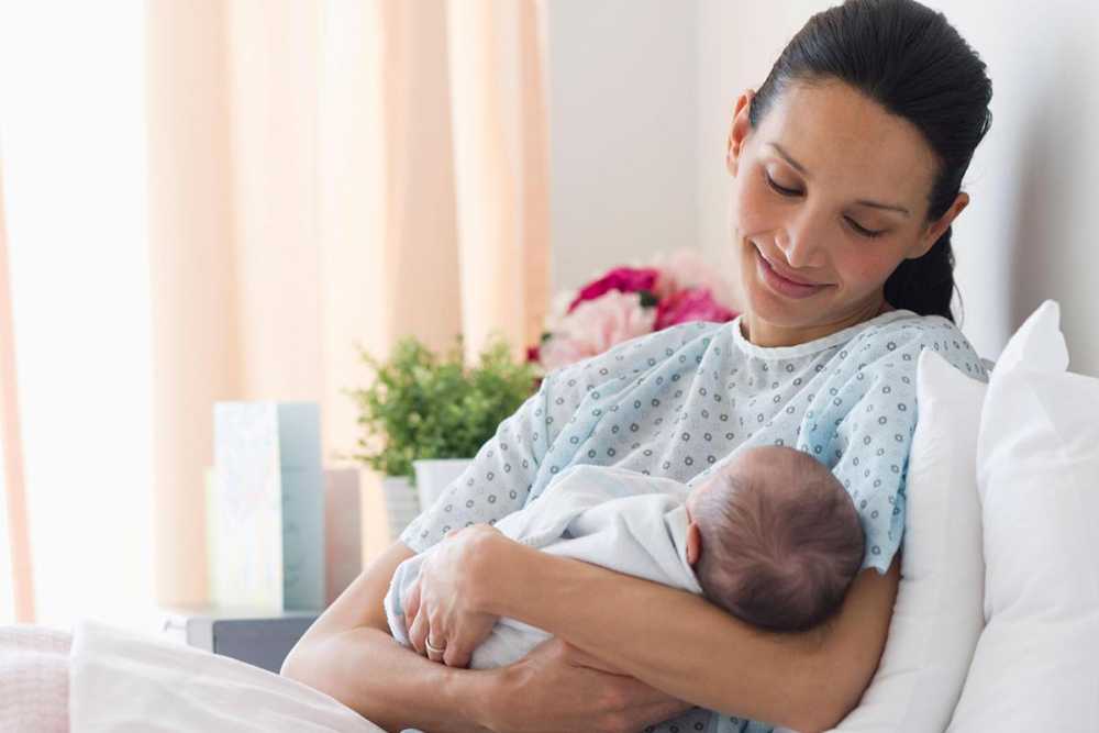 Первые дни жизни новорожденного: что нужно знать - уход после родов, питание