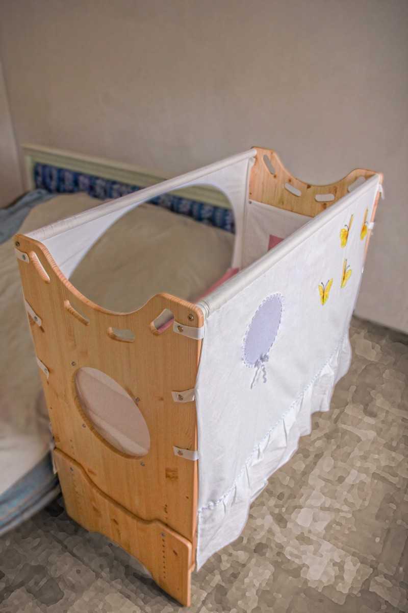 Приставная кроватка для новорожденных (20 фото) — обзор моделей