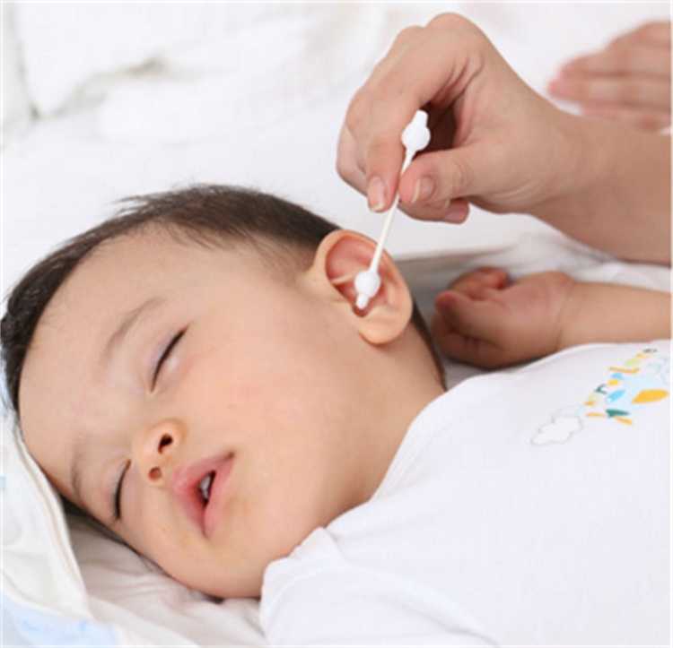 Как правильно чистить уши грудному ребенку от серы, и нужно ли это делать? как правильно чистить уши грудничкам до года и детям постарше от серы и других загрязнений