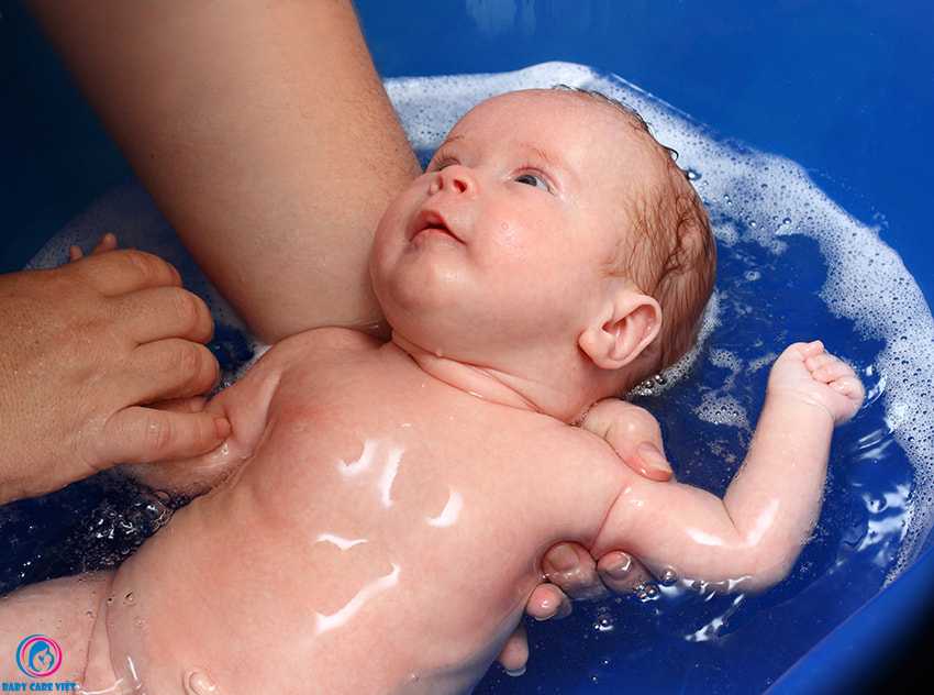 Почему нельзя купать ребёнка после прививки