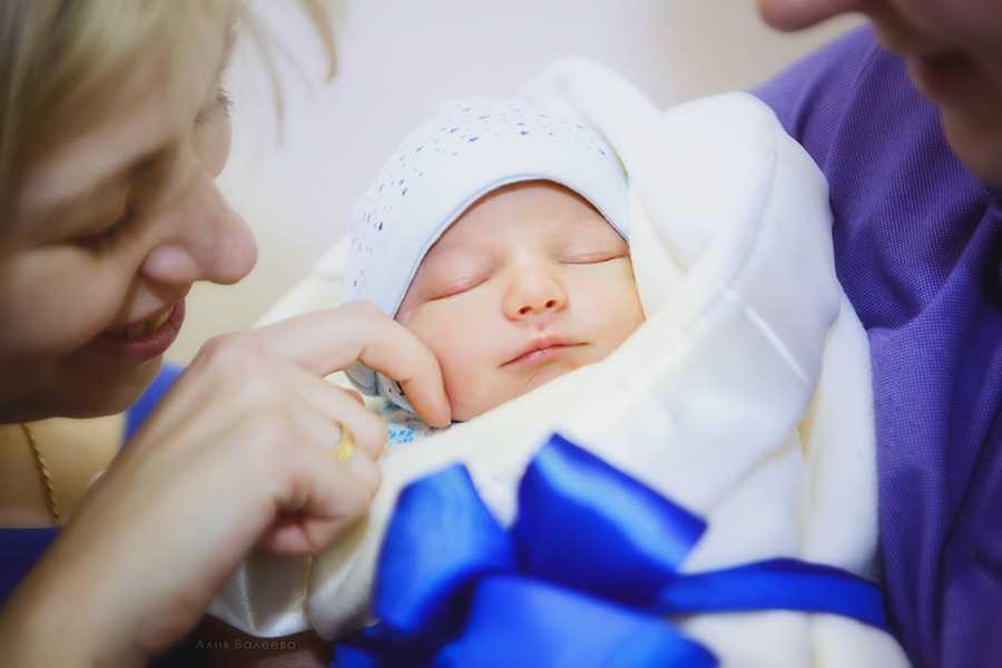 Ребенок в роддоме: первые дни жизни