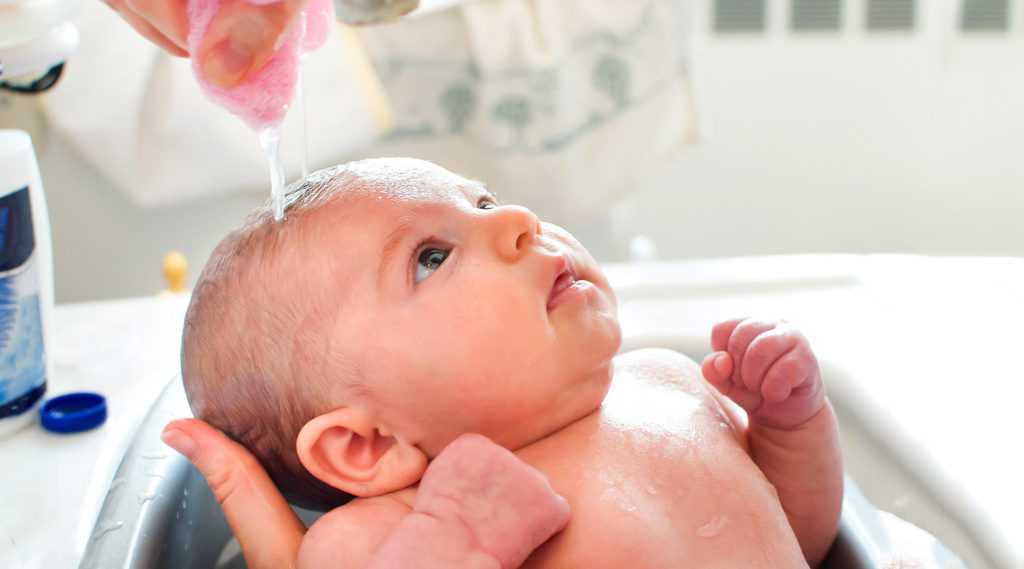 Уход за новорожденным ребенком в первые дни жизни: советы родителям