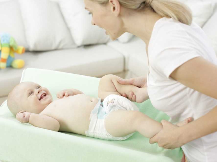 Уход за новорожденным в первый месяц жизни | уроки для мам